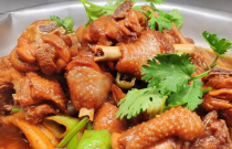 青陽炒雞火爆全國，創業者如何突圍？背后的商機與挑戰！