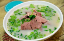 羊湯市場激戰正酣，如何在紅海中脫穎而出？創業者們的智慧博弈！