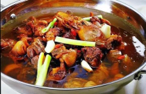 笨鴨火鍋火爆背后：為何笨態百出卻鮮味十足？創業者速看！