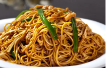 獨(dú)具匠心炒面攤，如何火爆夜市成網(wǎng)紅？創(chuàng)業(yè)者小王