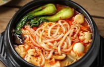 砂鍋米線何以獨領(lǐng)風(fēng)騷？創(chuàng)業(yè)者的匠心與背后故事！