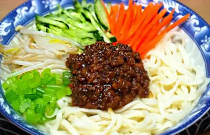 老北京炸醬面如何煥新？平衡傳統與創新，吸引年輕人竟有秘訣！