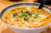 云南小鍋米線爆火！創業如何脫穎而出？秘訣速看，錯過等哭！