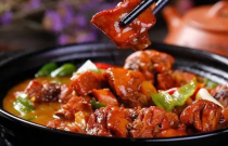 如何讓‘小份炒雞米飯’火遍全城？食材+創新+服務，打造餐飲新星！