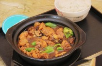 黃燜雞米飯學(xué)習(xí)去哪？黃燜雞米飯學(xué)習(xí)難不難？新手也能快速上手，開(kāi)店必備！