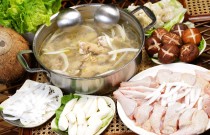 椰子雞火鍋的做法：清甜鮮美，一鍋養(yǎng)生