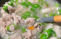 想學(xué)羊肉湯制作技術(shù)？羊肉湯哪里學(xué)？無加盟費(fèi)，純技術(shù)傳授！