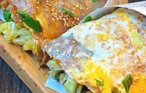 想學做煎餅果子？聊城哪里學最正宗，輕松掌握技術，快速創業！