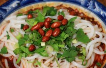 學米線一般學費是多少？揭秘不同培訓費用的真相