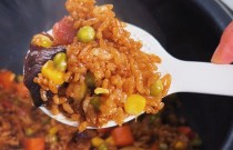 2025懶人蒸飯創(chuàng)業(yè)風(fēng)口！大連懶人蒸飯培訓(xùn)價(jià)格揭秘，新手別被坑！