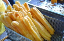 早餐油條軟脆配方大揭秘！掌握這5個關鍵點，新手也能輕松做出黃金油條！