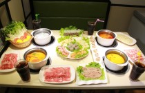 開旋轉小火鍋店要多少錢?加盟費+運營成本詳解,新手少花冤枉錢!