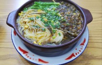 砂鍋米線的做法：簡單易學(xué)，正宗風(fēng)味重口味愛好者必看！