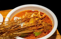 缽缽雞一元一串利潤多少？成本拆解來算賬，真相太驚人！