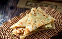 正宗蔥油餅技術培訓？學會這招，創業輕松無憂！