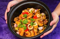 開砂鍋店一年能賺多少？利潤(rùn)揭秘，爆滿秘訣全公開！