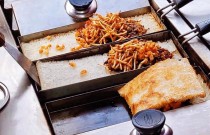 鍋巴飯小吃擺攤出餐快嗎？操作簡單，教你高效開攤賺錢！