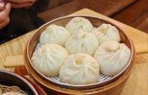 挑戰包 200 個包子擺攤，面發絕了卻剩餡？