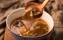 熬胡辣湯下鄉賣，大姨單次買 29 元！創業咋贏人心？