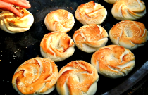 山東臨沂馬蹄子燒餅好做嗎?配方標準化有訣竅,一人擺攤也能輕松干!