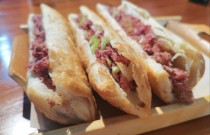 賣驢肉火燒利潤怎么樣？味道抓住人，經(jīng)營細(xì)節(jié)才是關(guān)鍵！