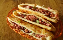 河間驢肉火燒和面配方？做好關(guān)鍵細(xì)節(jié)，開店才能更穩(wěn)！