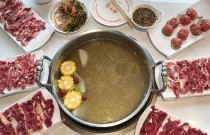 牛肉火鍋怎么做才算正宗？掌握刀工與湯底秘訣，新手也能輕松出精品！