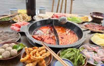 擺地?cái)偦疱佋趺醋觯拷棠愕统杀酒鸩郊记桑诲仧釟怅J出餐飲新路子！