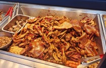 鹵味攤適合擺在哪些地方？地段選得準(zhǔn)，攤位小也能天天排隊(duì)！