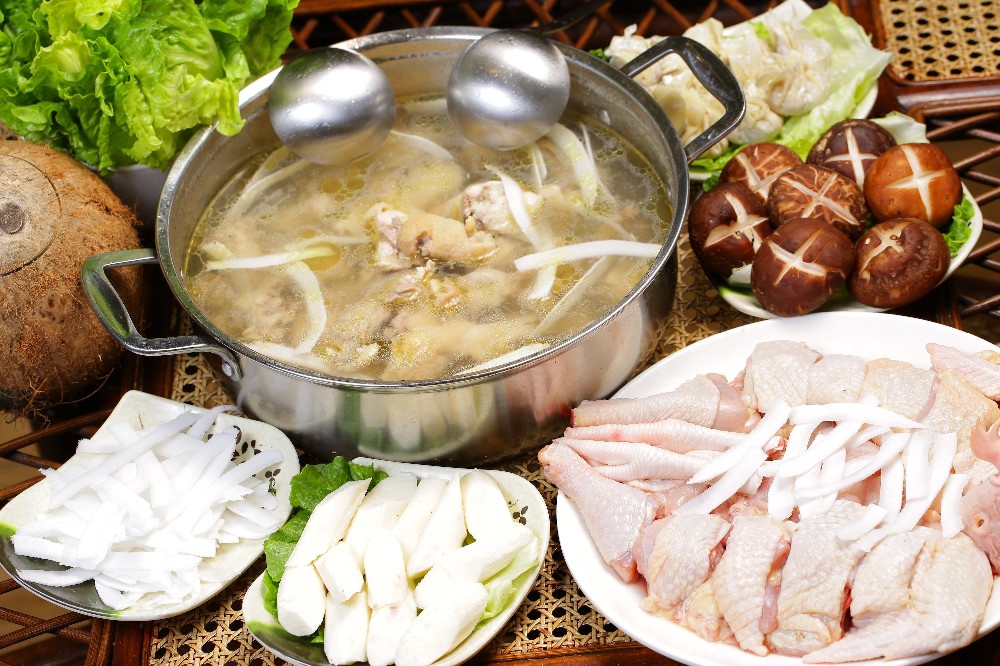 椰子雞火鍋的做法：清甜鮮美，一鍋養生