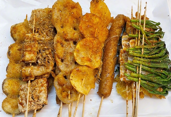 新手賣(mài)炸串會(huì)不會(huì)虧？其實(shí)，只要穩(wěn)扎穩(wěn)打，賺錢(qián)不難！