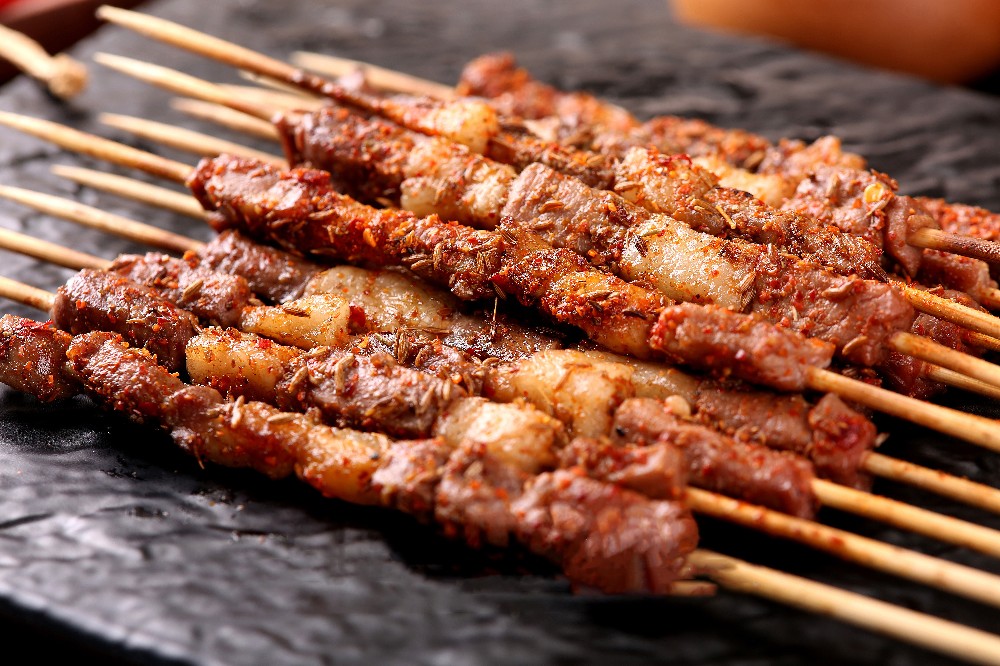 想學(xué)燒烤技術(shù)？哪里學(xué)燒烤技術(shù)？輕松掌握美味秘訣！