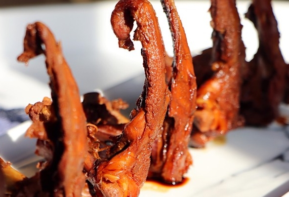 想學(xué)周黑鴨？周黑鴨去哪里學(xué)？不用加盟，純技術(shù)培訓(xùn)！