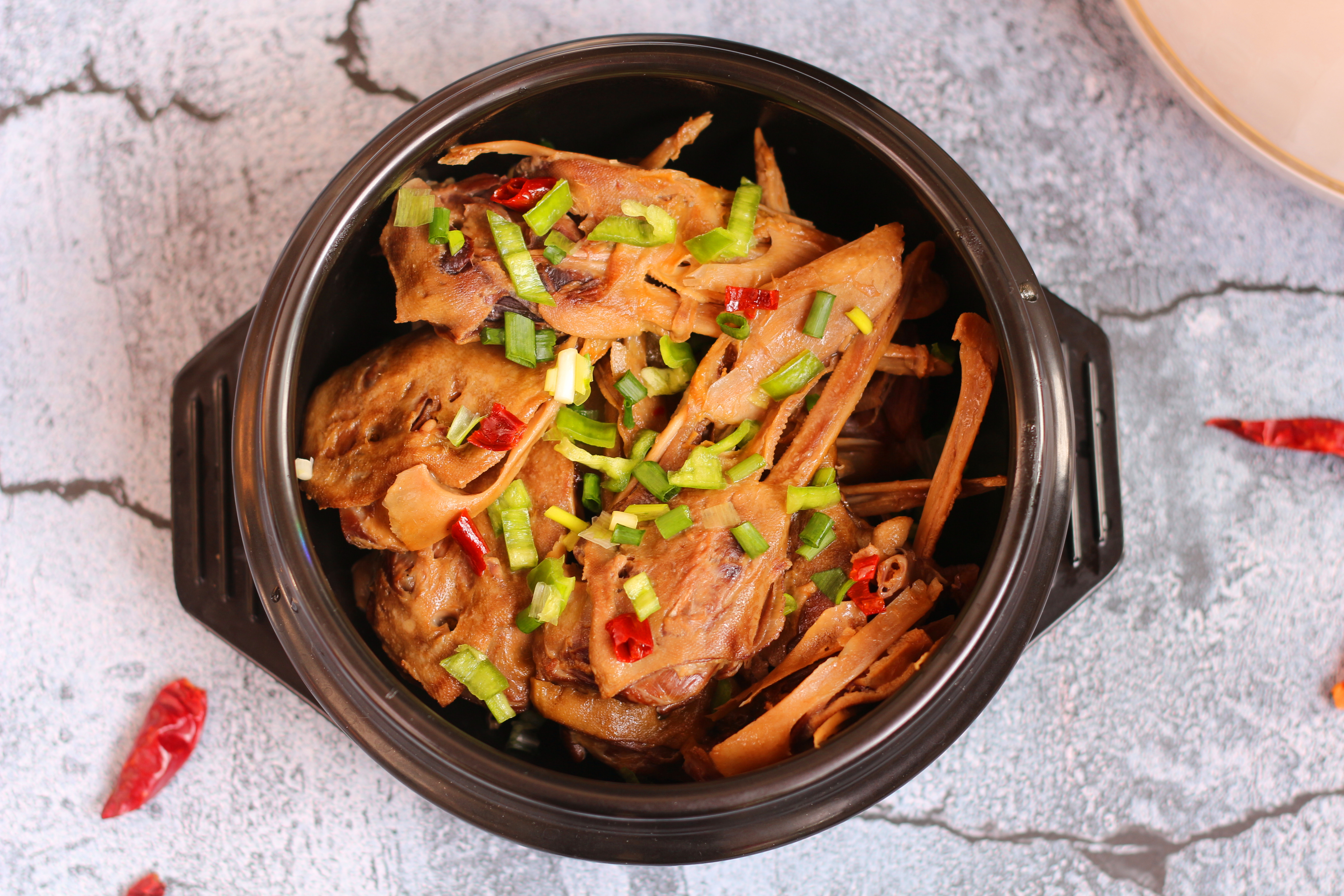 創業選干鍋鴨頭項目？干鍋鴨頭培訓去哪學？