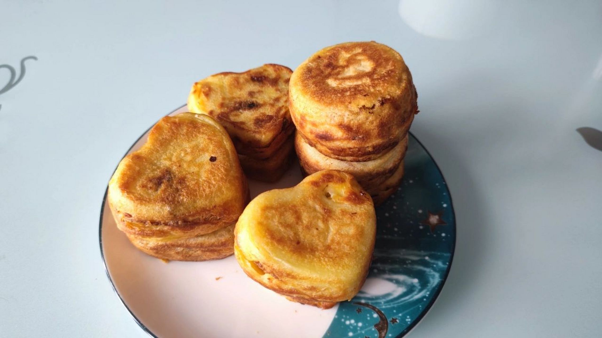 想做正宗雞蛋肉堡嗎？想學(xué)雞蛋肉堡的正宗做法？在哪里學(xué)習(xí)才最靠譜？