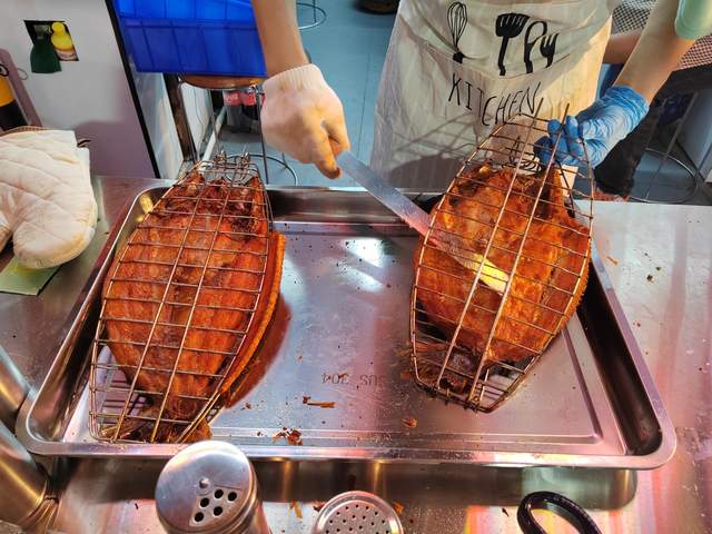 旋轉(zhuǎn)無(wú)刺烤魚(yú)利潤(rùn)揭秘，創(chuàng)業(yè)者必看！隱藏在美味背后的秘密