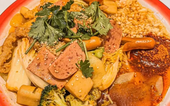 開麻辣燙店加盟需要多少錢？避開這些坑才是真省錢