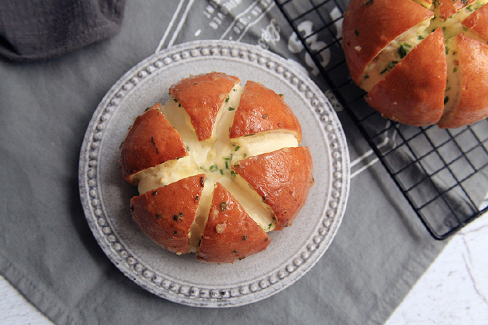 學(xué)做面包蛋糕學(xué)費(fèi)貴嗎？不加盟學(xué)技術(shù)，學(xué)費(fèi)合理又自由！