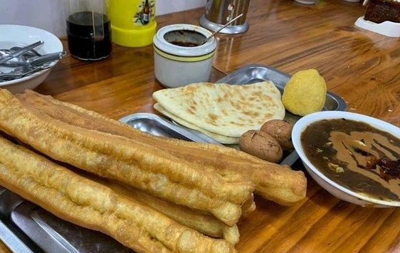 商河縣哪里有學炸油條的？找對地方，做出外脆內軟的油條！