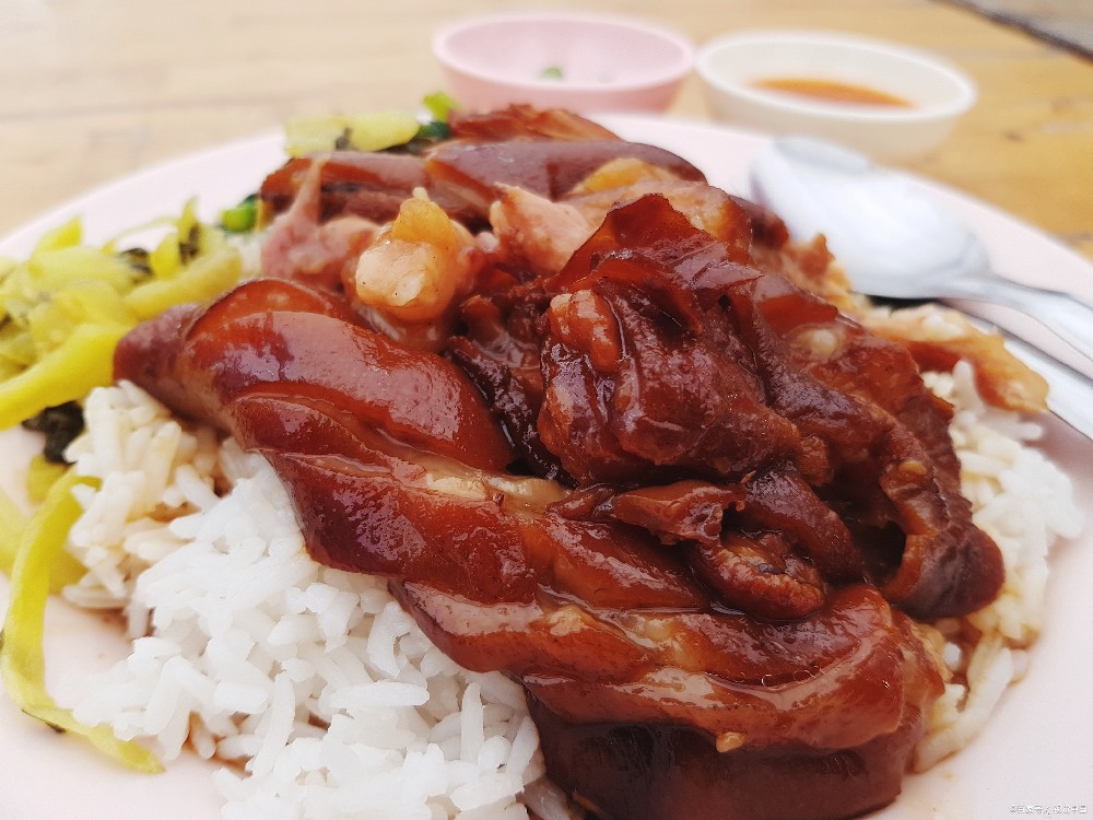 商用豬腳飯的核心配方，輕松掌握，讓顧客欲罷不能！