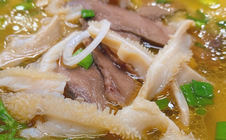 如何制作正宗牛雜粉絲湯，帶來爆款餐飲體驗！