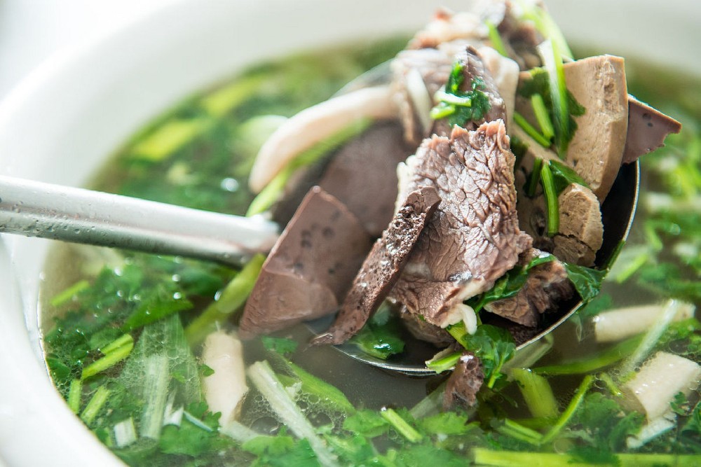 羊雜湯經典做法解析，掌握正宗配方，輕松學會家常制作