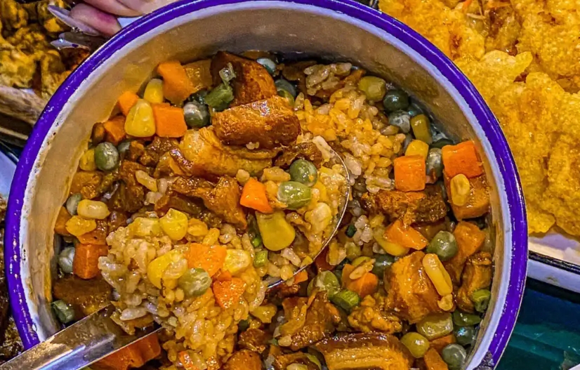 不依賴加盟，學茶缸飯的核心配方，打造自己的餐飲品牌。