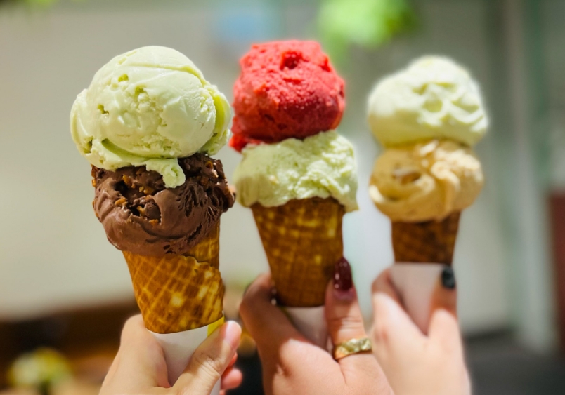 掌握網(wǎng)紅小吃技巧，打造屬于自己的餐飲品牌，突破市場競爭。