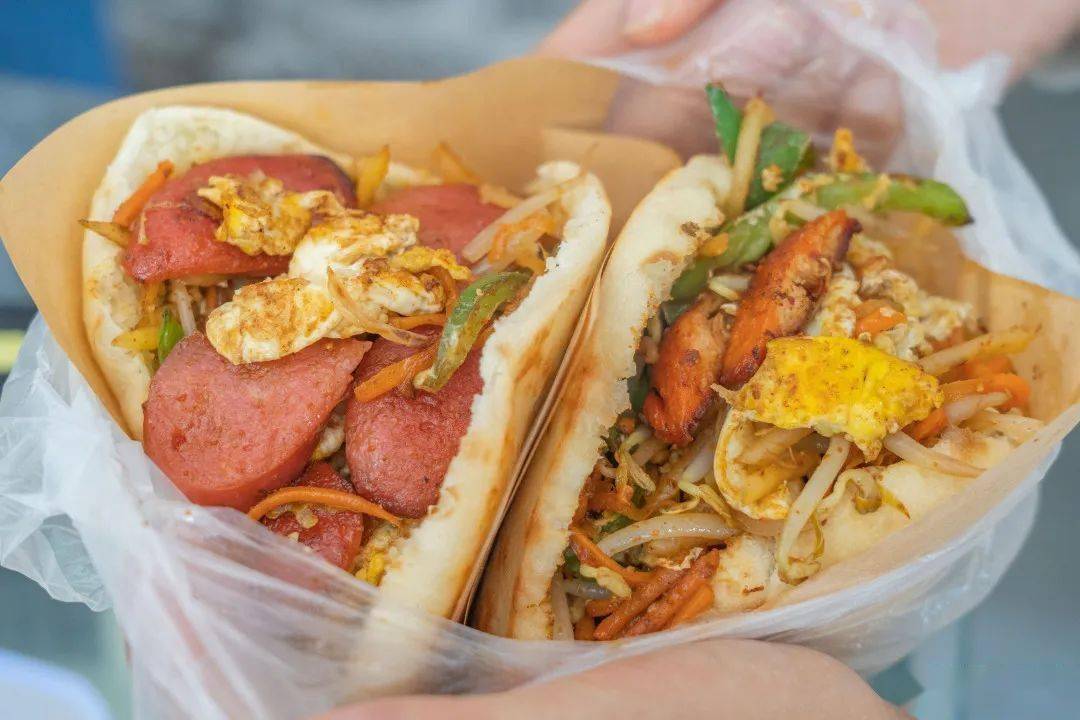 掌握網(wǎng)紅小吃技巧，打造屬于自己的餐飲品牌，突破市場競爭。