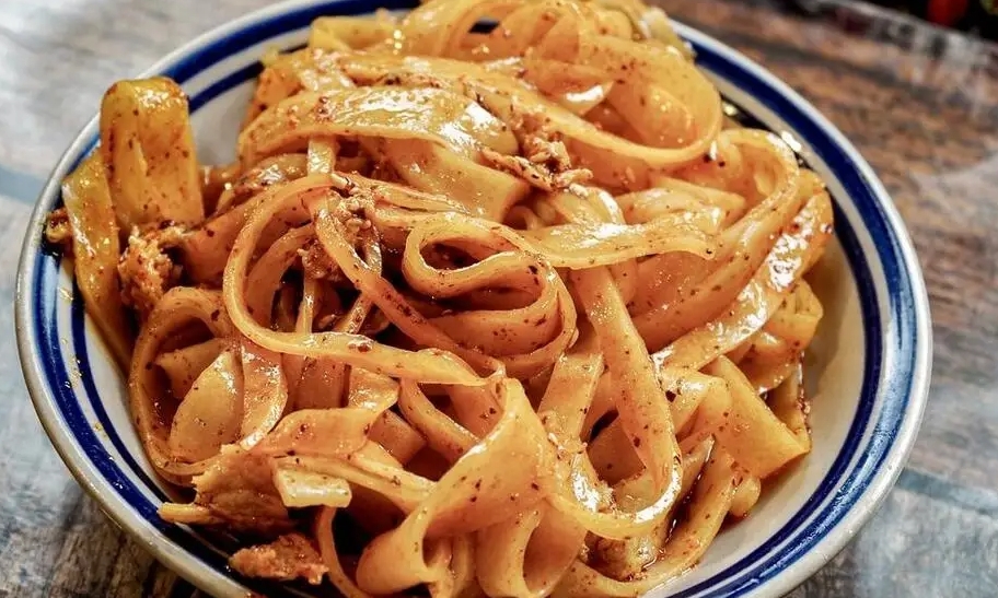 涼皮制作秘訣大公開，從入門到精通，涼皮培訓助你成就美食夢想