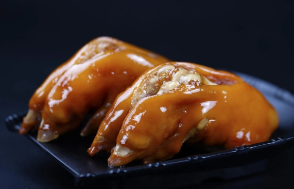 鹵豬蹄制作全攻略，學會正宗口味，口感香濃！