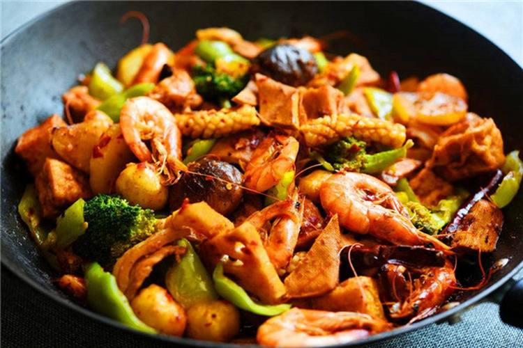 學習小地鍋與地鍋雞，掌握傳統美食技藝，開啟餐飲創業！