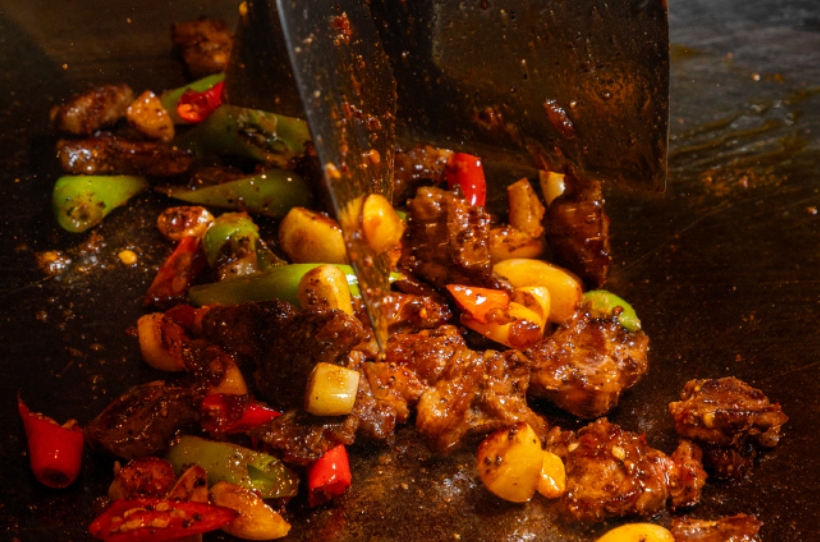 想學鐵板燒？鐵板燒技術培訓學校如何選擇，助你掌握核心技術