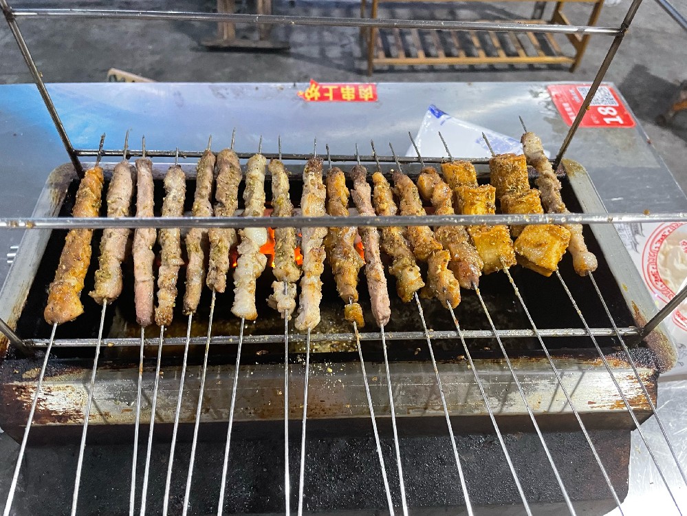 想學(xué)燒烤？淄博燒烤培訓(xùn)學(xué)校推薦，零基礎(chǔ)也能快速上手！